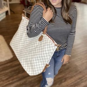 The Anistyn Checkered Weekender Bag - Cream